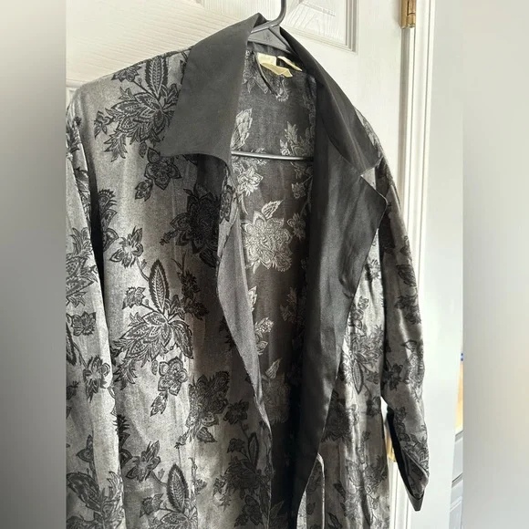 Vintage Victoria’s Secret VS Gold Label Black Floral Kimono Long Robe Velvet 90s - Picture 2 of 9